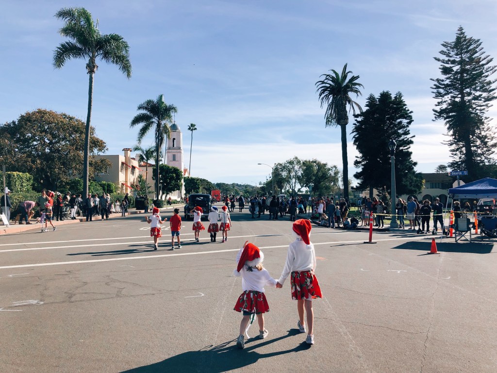 5 Tips for Surviving a Holiday Parade with Kids