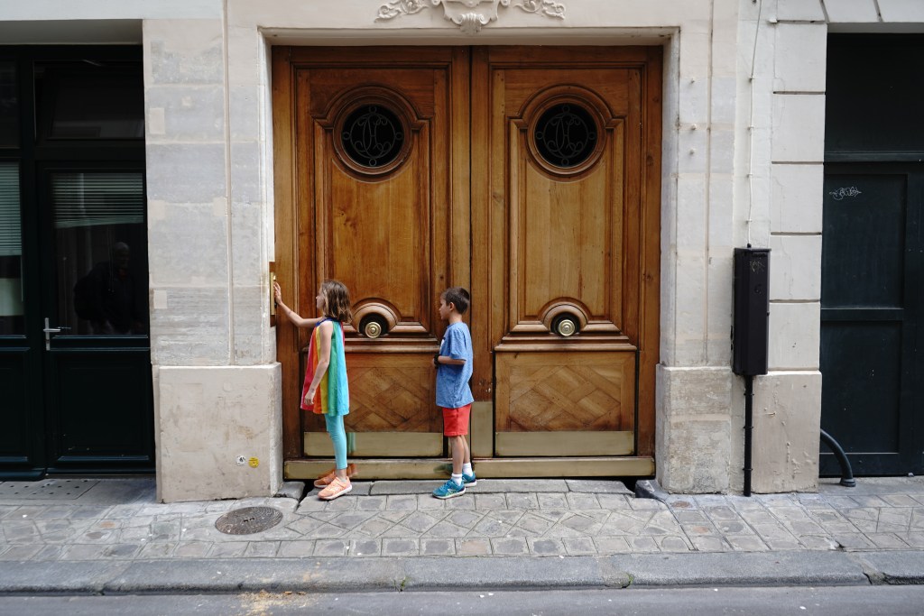 Ile Saint Louis in Paris France. 
Bambini Travel